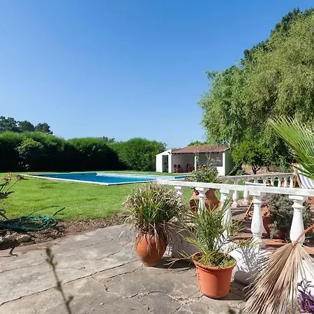 Villa Gorgeous With Pool & Garden In Azeitao